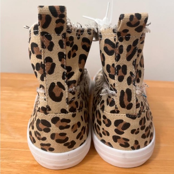Leopard Print Sneakers - Picture 3 of 4